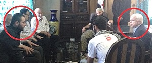 McCain con jihadisti in Siria, tra cui Al-Baghdadi